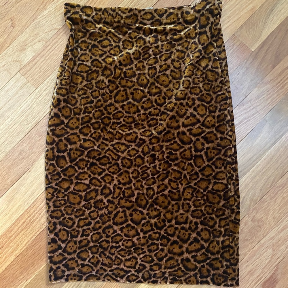Kritzia Leopard Skirt